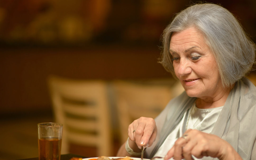 6 Safe Eating Tips for Seniors at Holiday Time